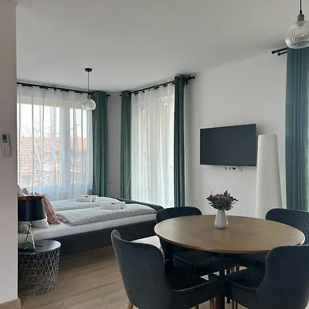 Major Apartmanhaz * تيهاني