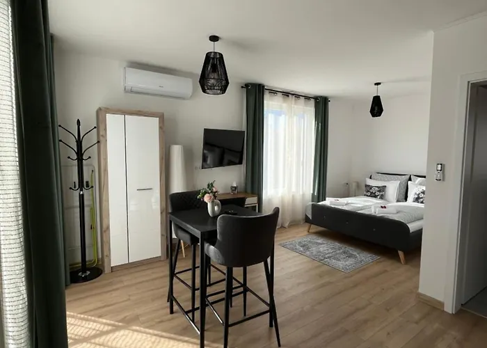 Major Apartmanhaz Lägenhet